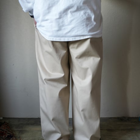 SQUEEZED DESIGN 2TUCK CHINO PANTS