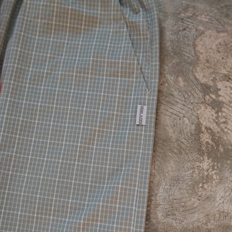 ACTIVE BAGGY SHORTS TYPEWRITER