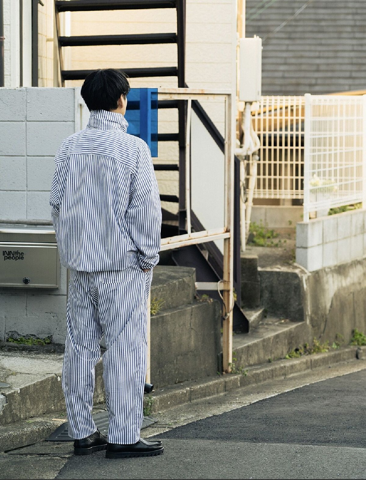 SQUEEZED DESIGN WIND SHIRT 2.0 Typewriter | UNS