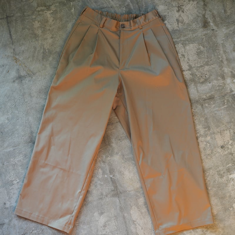 SQUEEZED DESIGN 2TUCK WIDE CHINO | UNSLACKS STORE