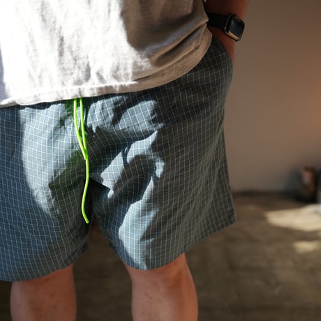 ACTIVE BAGGY SHORTS TYPEWRITER