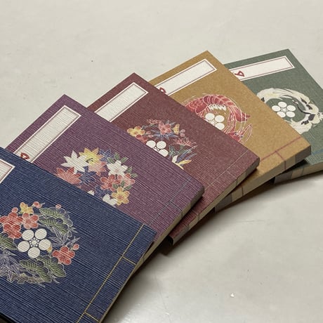 加賀色絵紋手帖（かがいろえもんてちょう）