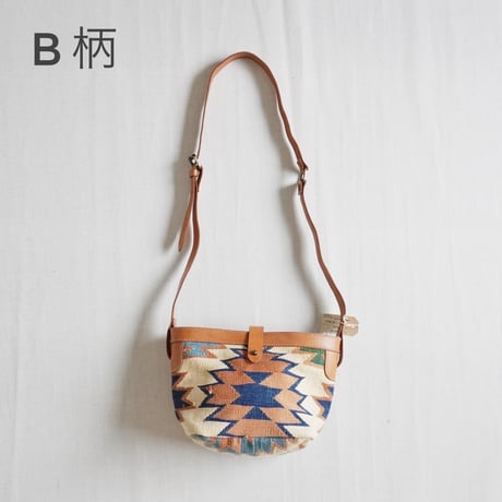 ＊goods＊LIMONCHELLO-リモンチェロ-VINTAGE RUG POCHETTE
