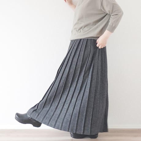ブラック再入荷2色レディース＊Linen ya-リネンヤ-形状記憶プリーツ ウールスカート/ブラック、グレー