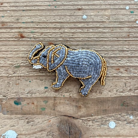 [BEADED ACCESSORIES] LARGE PIN ラージモチーフ ピンバッジ