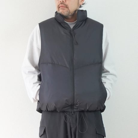 ＊ユニセックス＊LA MOND-ラモンド-STAND CURVY QUILT DOWN VEST LM-O-133/ブラック