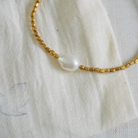 SLOWHANDS-スローハンズ-ブレスレット　brass beads with pearl