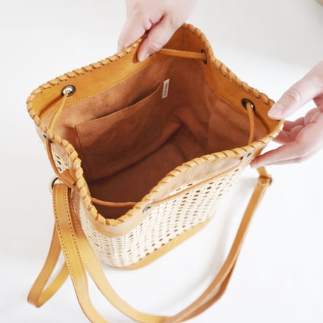 ＊goods＊LIMONCHELLO-リモンチェロ-Ratan / Leather Drawstring Shoulder Bag