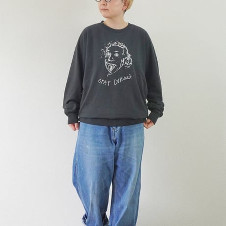 ＊ユニセックス＊[THRIFTY LOOK / スリフティルック] "STAY CURIOUS" RAGLAN CREW SWEAT/ブラック