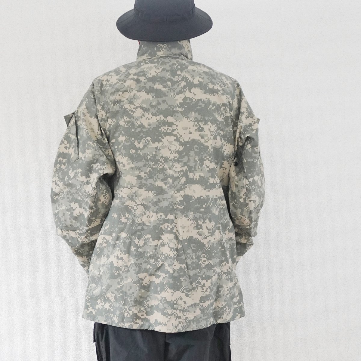 ミリタリーデッドストック US ARMY ECWCS GORE-TEX PARKA GEN2 ミリタリーデッドストック US ARMY ECWCS GORE-TEX PARKA GEN2
