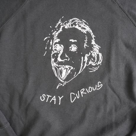＊ユニセックス＊[THRIFTY LOOK / スリフティルック] "STAY CURIOUS" RAGLAN CREW SWEAT/ブラック