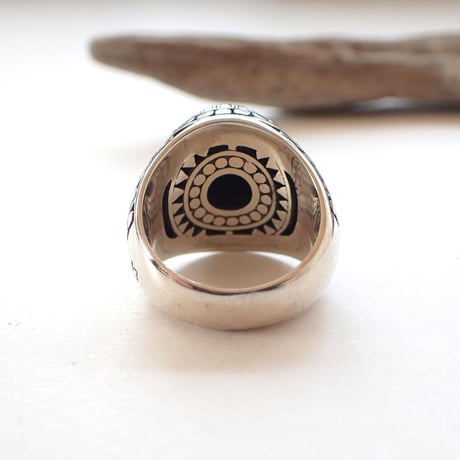 再入荷＊goods＊MANANAS JEWELRY-マナナス ジュエリー-Armadilo Tri Stone Ring (Onyx)