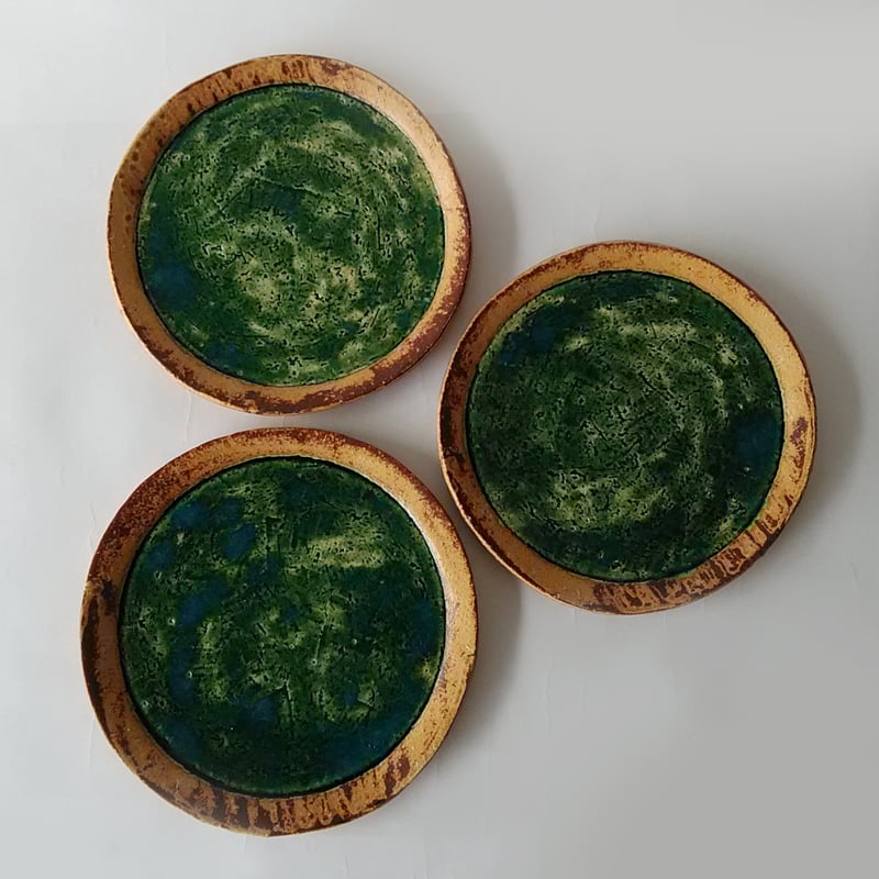 いらぼ緑釉皿 | ギャラリーにしかわ