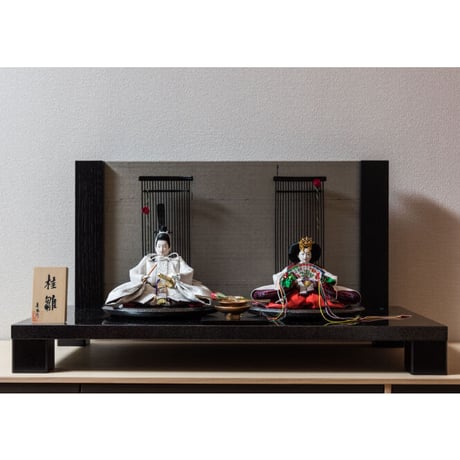 京十一番親王飾「龍村裂：菊もみ（銀）」
