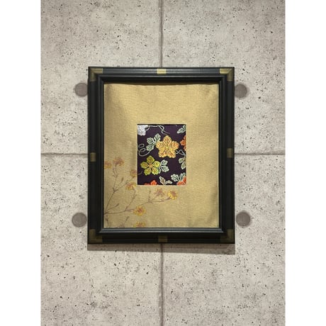 Nishiki Frame「能衣写し：鉄線唐草文錦（濃紫色）」