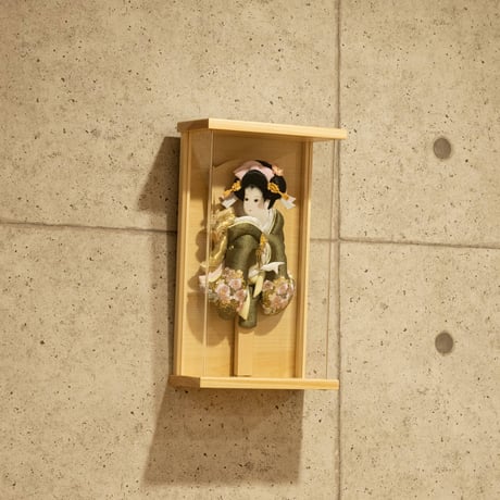美月　アクリル壁掛　羽子板飾り（檜調額）