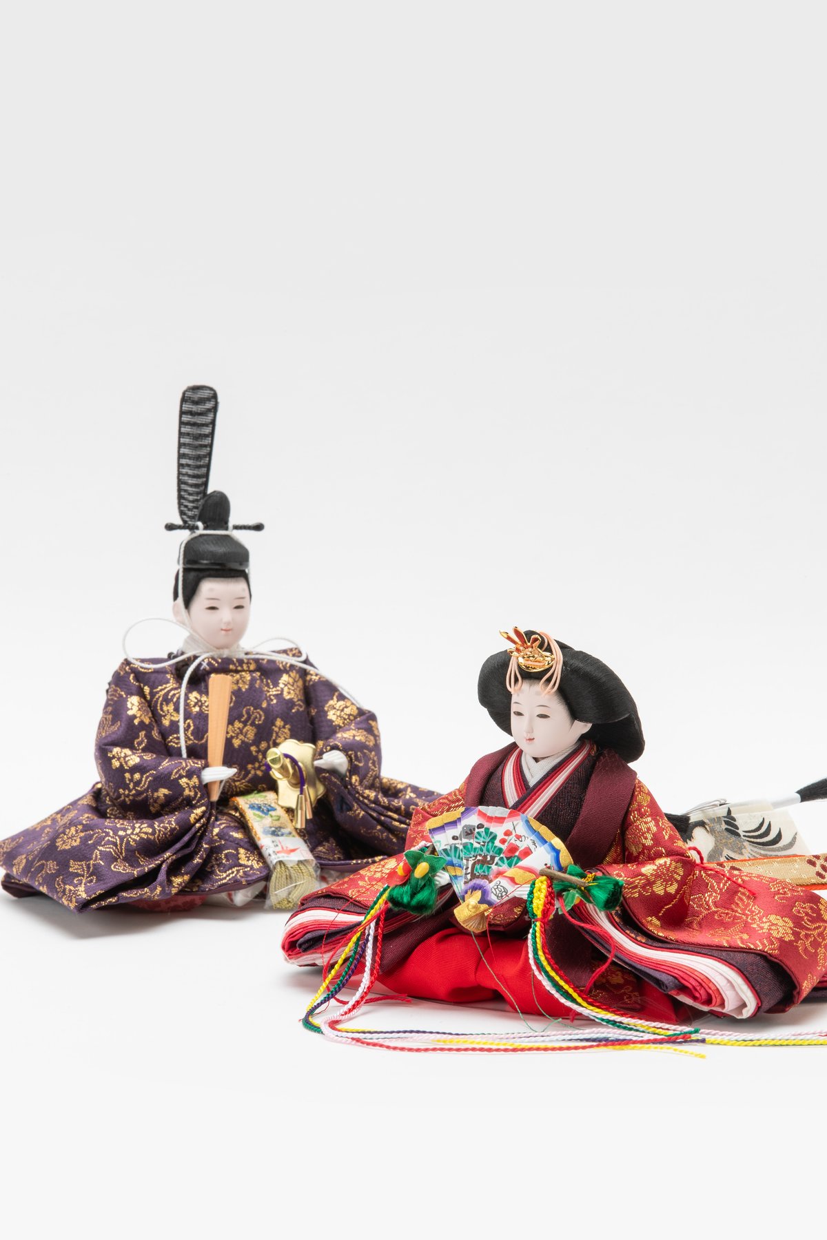 京十一番親王収納飾「牡丹唐草文錦：濃き紫」 | 桂雛／小佐畑人形店