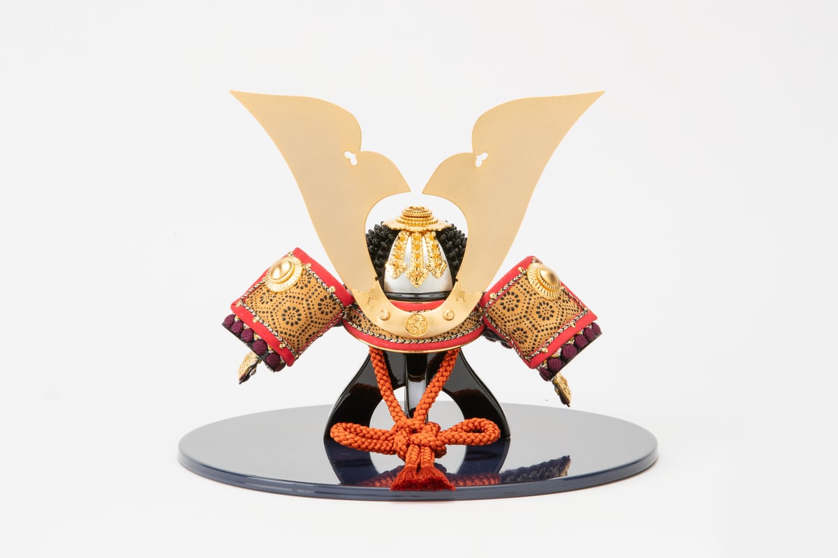 別所実正作 六号 大鍬形之兜 Φ21㎝円型台飾り（兜櫃無） | 桂雛