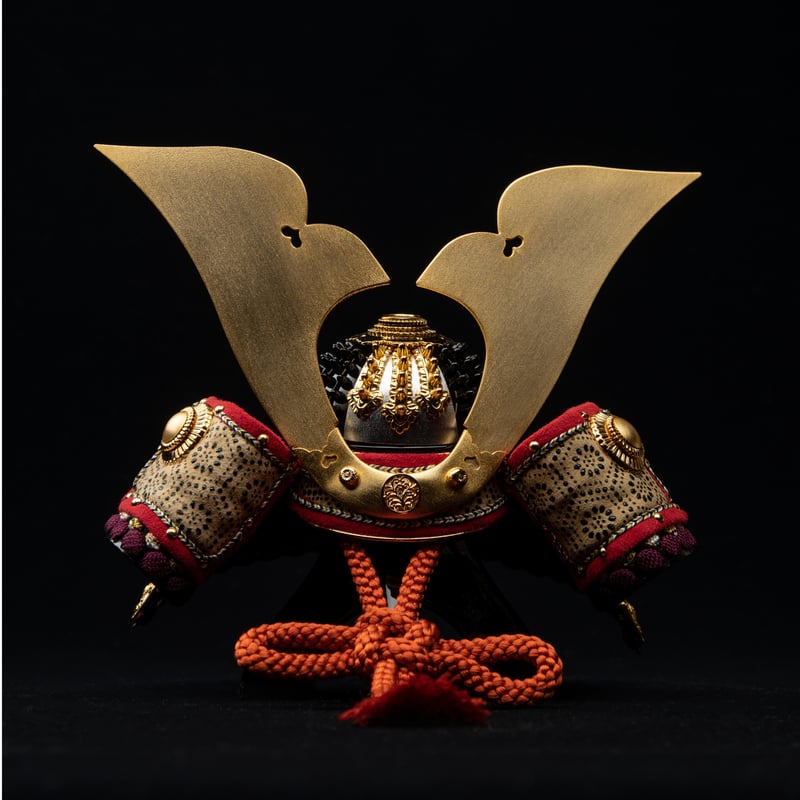 の*ん様 ❤️開花株❤️6号❤️ワサワサ充実株❤️♈️792⭐️大人アンティーク 別所実正作 六号 大鍬形之兜 Φ21㎝円型台飾り（兜櫃無） | 桂雛