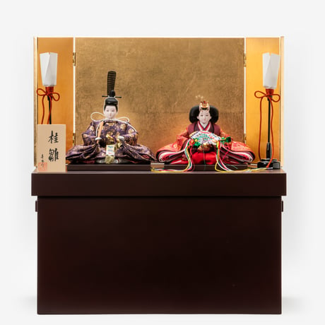 京十一番親王収納飾「牡丹唐草文錦：濃き紫」