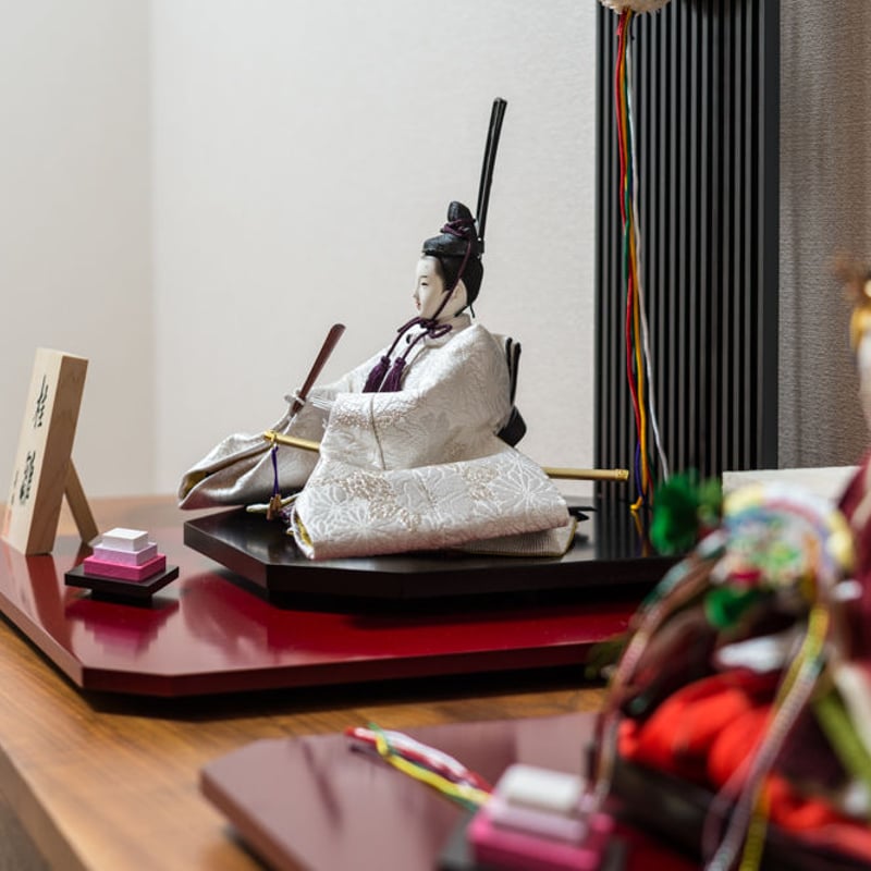 京十番親王飾｢プラチナ箔袋帯：御印文浜茄子｣ | 桂雛／小佐畑人形店