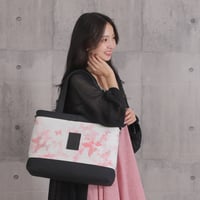 蝶が舞うトートバッグ │ A4対応　B109B