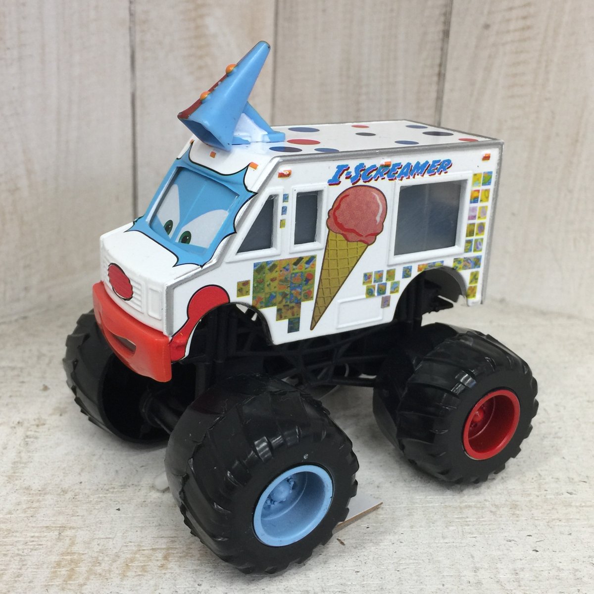 レア！ディズニー ピクサー カーズ TOON モンスター トラック プレイ