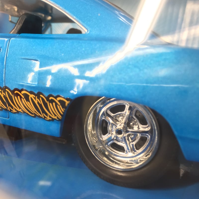 ルーニー・テューンズ 1/24 JADA TOYS レトロミニカー 1970 ルーニー・テューンズ 1/24 JADA TOYS レトロミニカー 1970