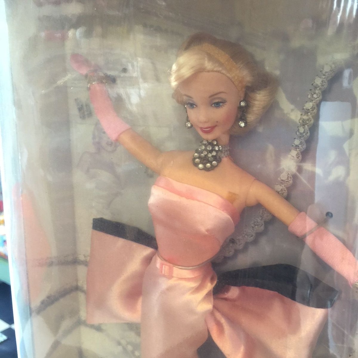 マリリンモンローのバービー人形 50周年記念 ピンクラベルコレクション