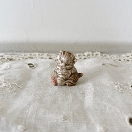 vintage kitten figurine