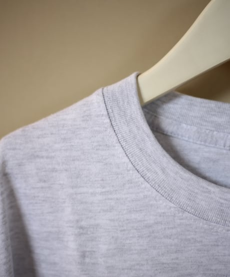 【ORIGINAL BRAND】 Vulpes. / 6.2オンス College Logo Tシャツ (ユニセックス)