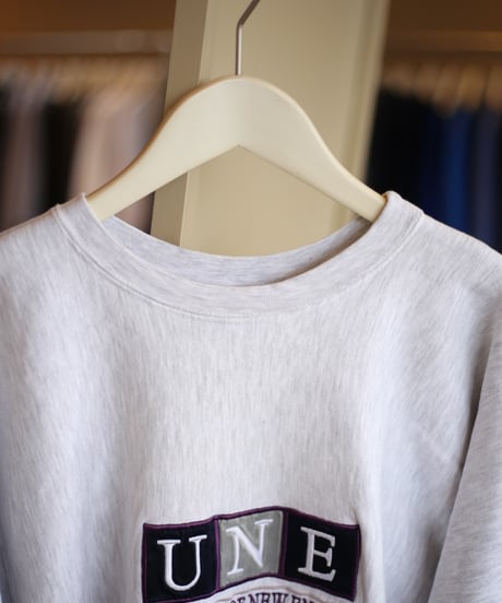【USED】UNE (University of New England) / リバースウィーブ カレッジ刺繍スウェット (ユニセックス)