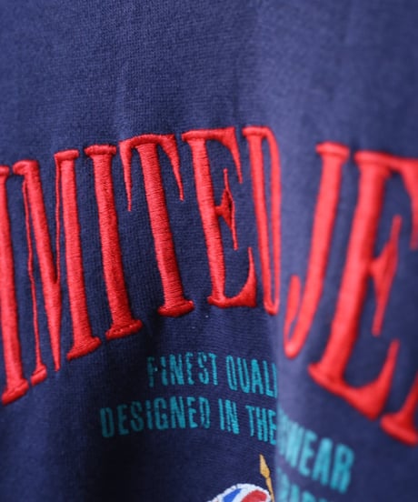 【USED】 ［薄手］LIMITED JEANS クルーネック ロゴスウェット (ユニセックス)