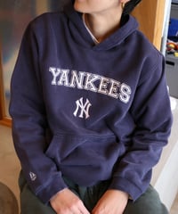【USED】 2000年代製 majestic / ヤンキース フーディースウェット (ユニセックス)