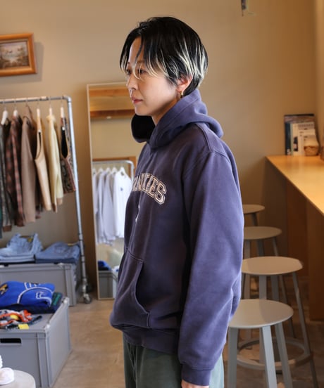 【USED】 2000年代製 majestic / ヤンキース フーディースウェット (ユニセックス)