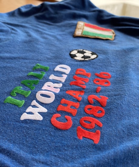 【USED】 80s ITALY WORLD CHAMP Tシャツ (ユニセックス)