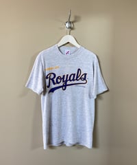 【USED】 USA製 90’s JERZEES / “Kansas City Royals” プリントTシャツ (ユニセックス)