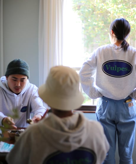 【ORIGINAL】 Vulpes. / CLASSIC LOGO 8.0 oz CREW SWEAT V3001 (ユニセックス)