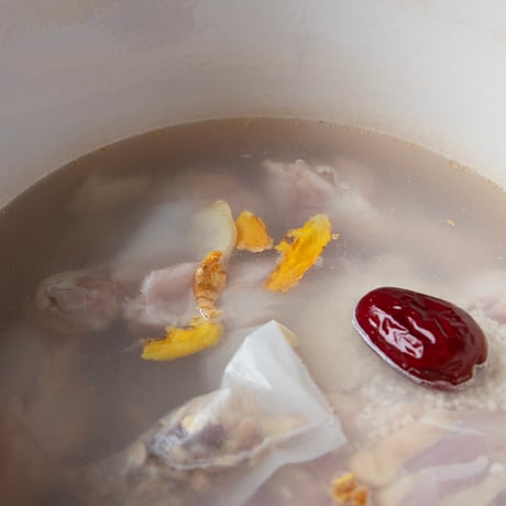 濃厚薬膳！漢方薬局監修 切身鶏肉でつくる 本格参鶏湯スパイスセット BLEND No.２（ウコン入）