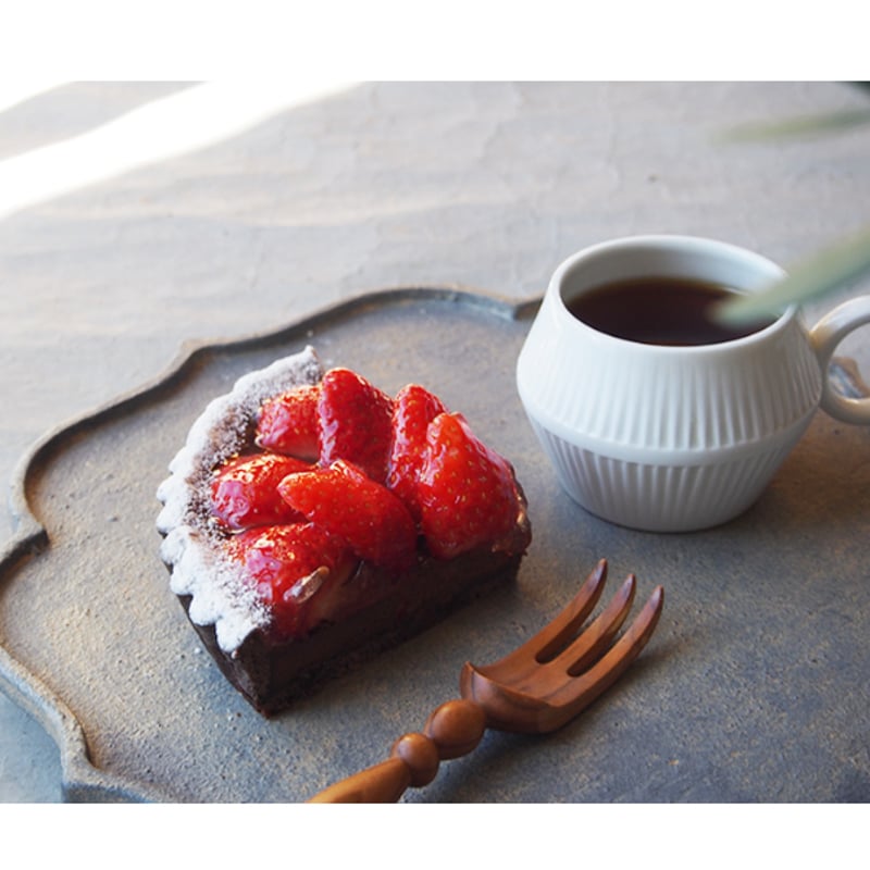 svale furniture/三木達也 稜花皿Φ240 〇蒔地白漆 svf‐67 |