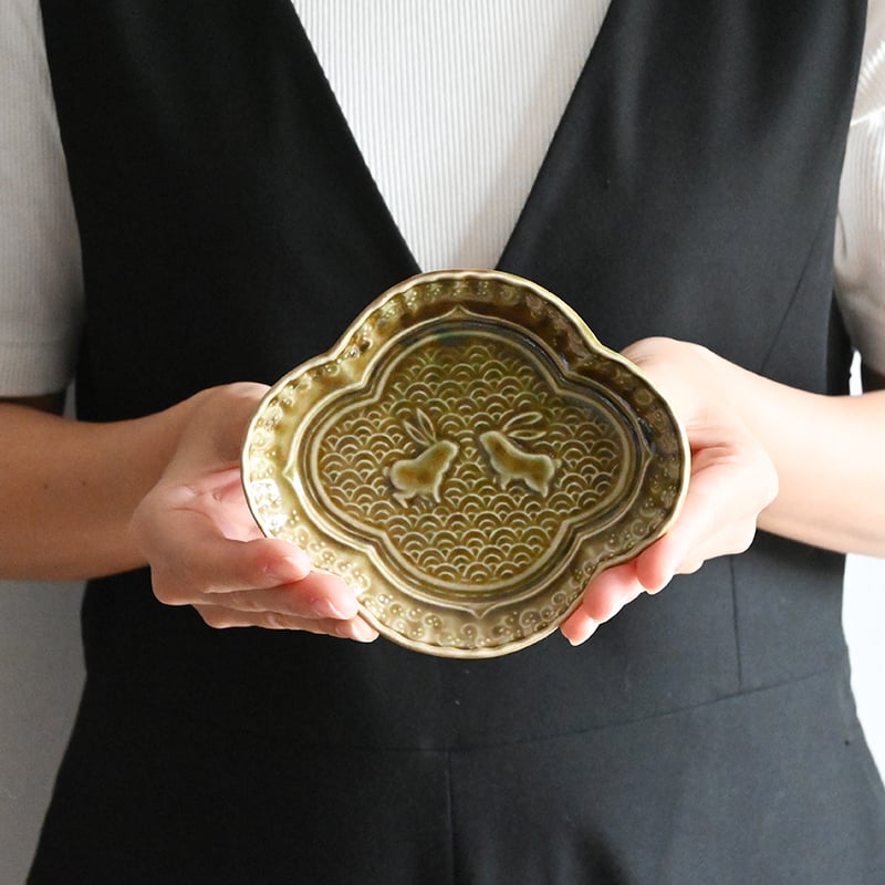 たつおさま専売：石田裕哉　灰釉団扇形皿＋瑠璃軸金木犀文皿 石田 裕哉 兎波文皿/w130×d115 ISHI-19 | svale furniture