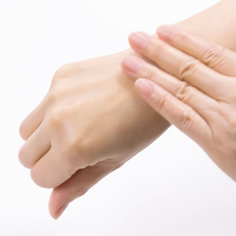 アンドエクラ　フレグランスＵＶカットハンドクリームＮキンモクセイの香り30g　SPF25PA+++【メール便】