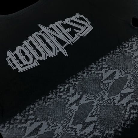 LOUDNESS x BUILD CLOTHING W-Name Phython V-Neck SS-T（BLK/GRY）