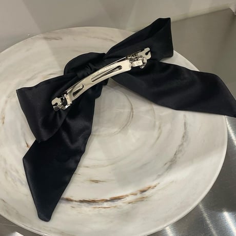 Flower ribbon pin