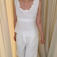 予約販売　Frill Neck Peplum Top