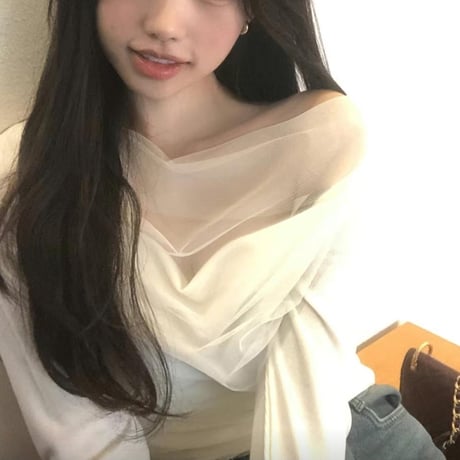 予約販売　Sheer Draped Off-Shoulder Top