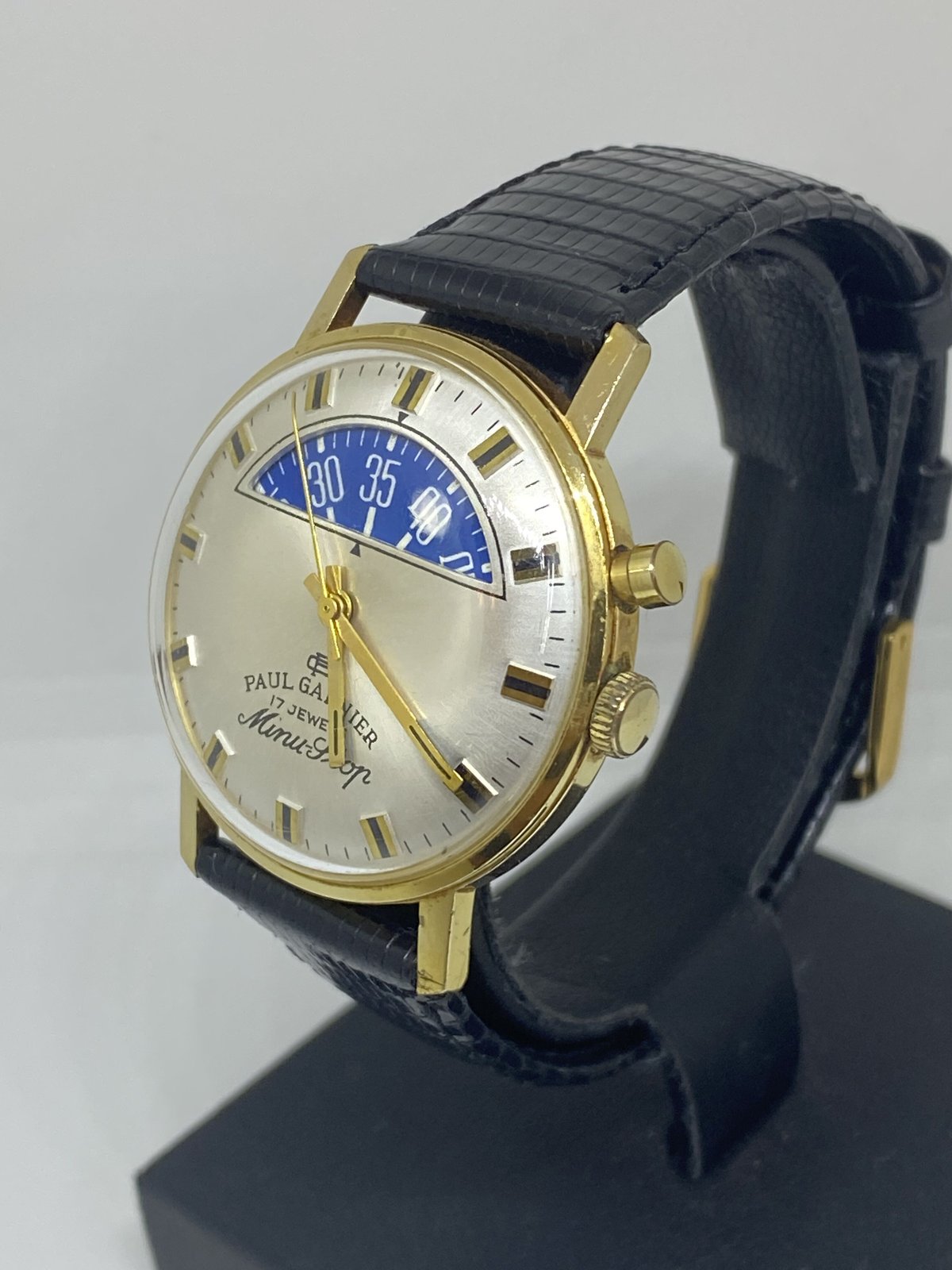 MINU STOP by Paul Garnier | Geekwatch