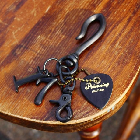 真鍮製 フックキーチェーン ナンバーズコンボ “17 Seventeen” マットブラック / Original Brassmade Keychain Number“17”