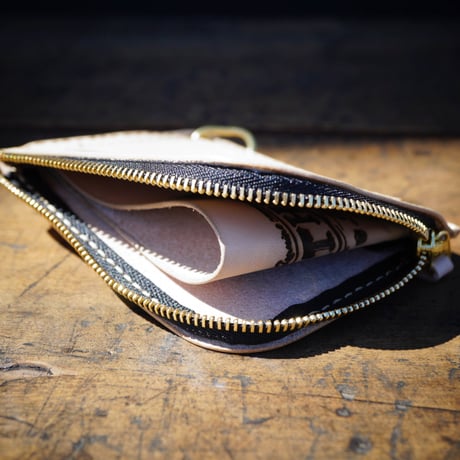 Studs Compact Wallet - "The Thorn"（無垢サドルレザー / L字ファスナー）