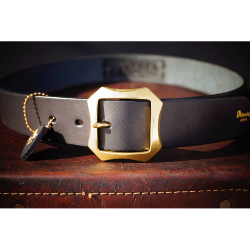 2011年製 金色バックル 黒レザーベルト 2011年製 金色バックル 黒レザーベルト 2011年製 金色バックル 黒